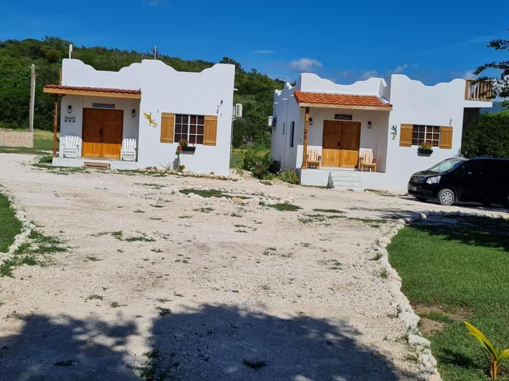 Azteca Villas Treasure Beach Extérieur photo